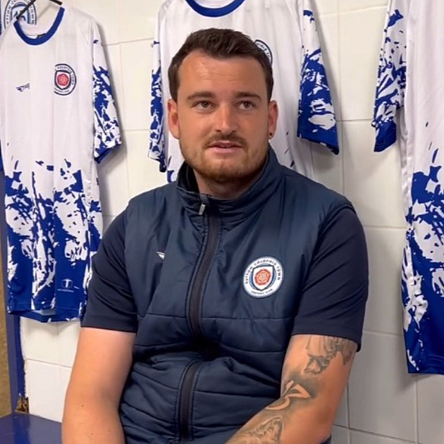 Trenér fotbalistek v Anglii dostal zákaz na 12 let. Hráčkám posílal nevhodné snímky