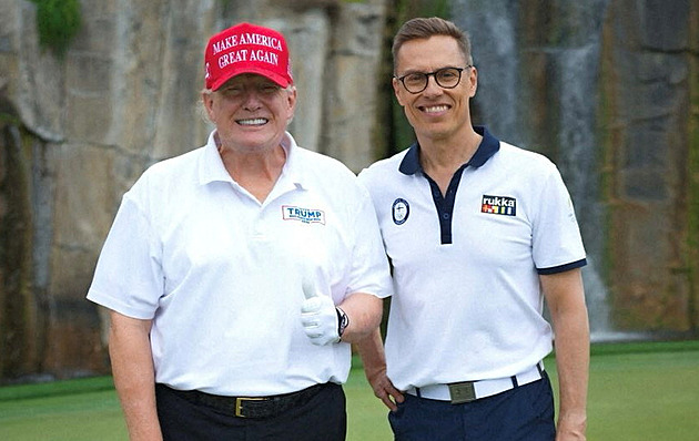 Nahá diplomacie. Finský prezident láká Trumpa na jednání do sauny