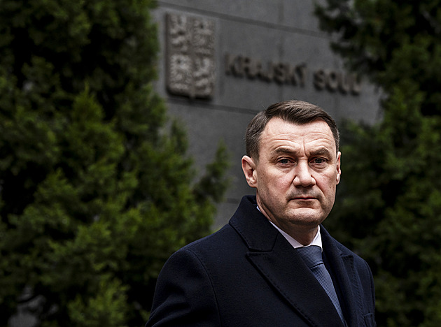 Obviněný hejtman Půta podal stížnost, podle právníků se trestného činu nedopustil