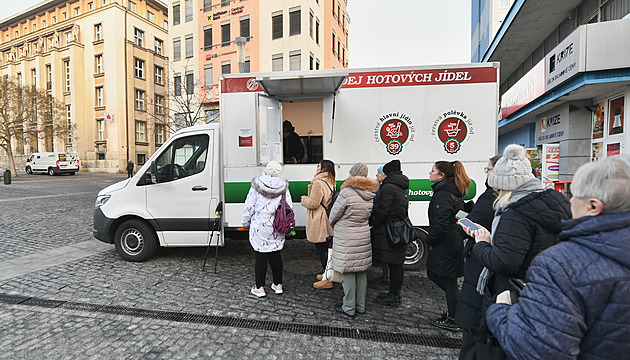 Oběd za 39 korun. V Ústí frčí levné hotovky z dodávky. Za kvalitu ručím, říká majitel