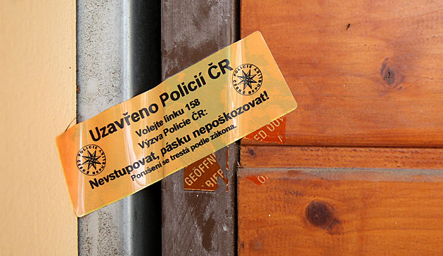 Trýznivá vražda v Karviné. Sourozenci nalili žíraviny na obličej spícího muže