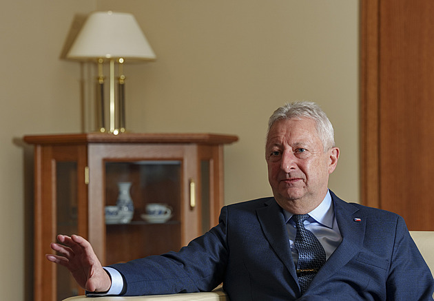 Letouny L-159 Ukrajině prodat nemůžeme, uvedl Zůna. Odvolal se na NKÚ