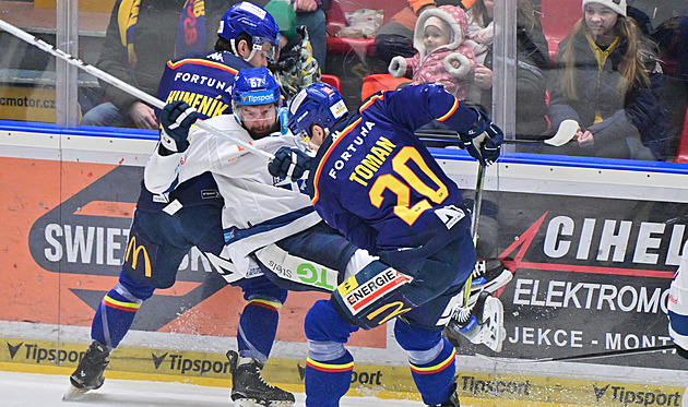 ONLINE: Kladno zvyšuje v Budějovicích, Kometa ztrácí. Pardubice otevírají skóre