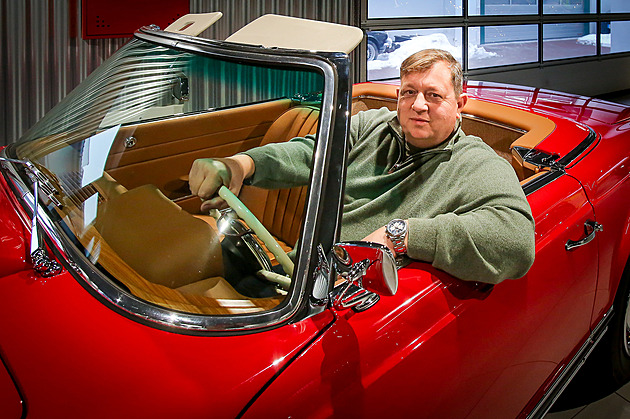 Vrak Jaguara posuneme do stavu zcela nového vozu, potrvá to rok, říká renovátor