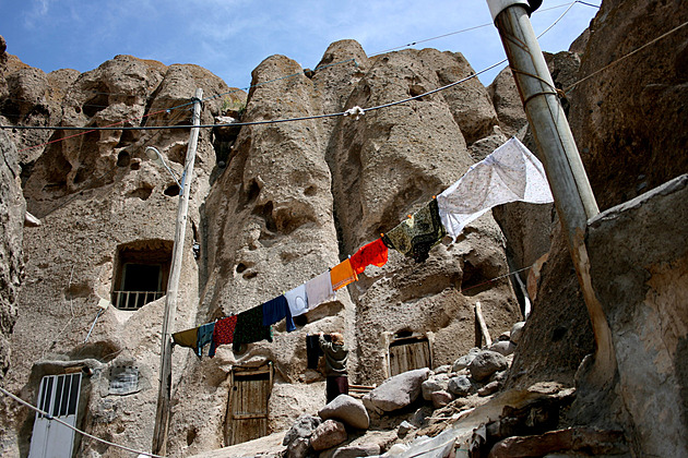 Jeskynní lidé nežili jen v pravěku, v íránském Kandovanu je najdete i dnes