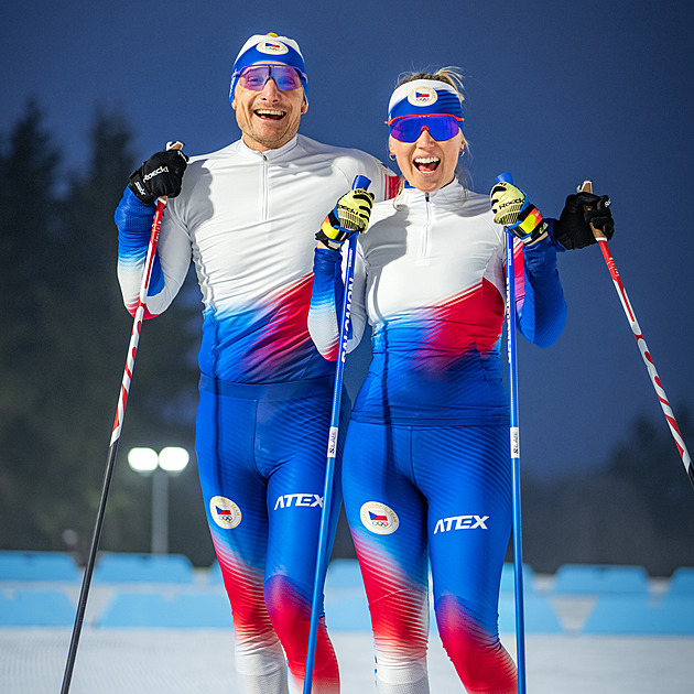 Jak se vám líbí? Čeští biatlonisté ukázali kombinézy pro olympijské souboje