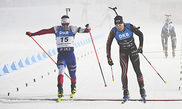 Lezl jsem po zemi, ale fanoušci mě zvedli na nohy, líčil znovu spurtující Krčmář