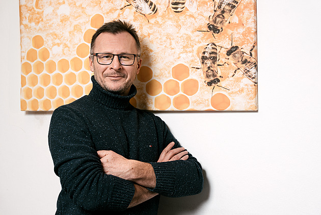 Musíme se naučit prodávat med kamarádům, říká nový šéf svazu včelařů