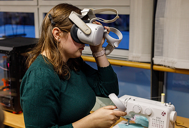 Šicí stroj, 3D tiskárna i hudební nástroje. Knihovna se otevřela kreativcům