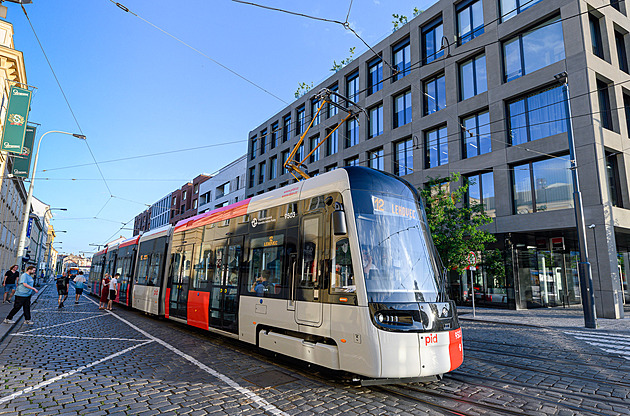 DPP objednal dalších 31 tramvají Škoda 52T, nasadí je na nových tratích