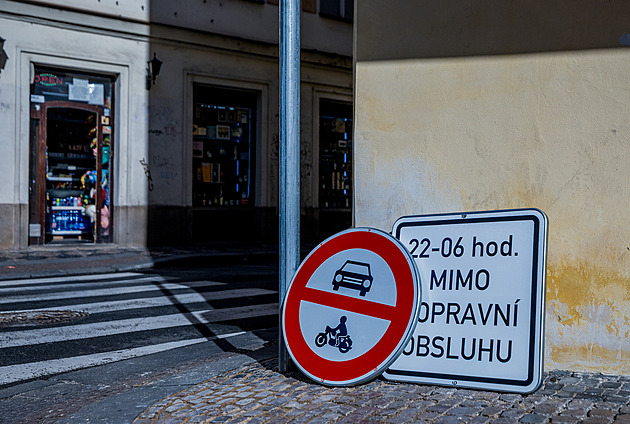 Ucpané nábřeží už neobjedete. Praha 1 chystá omezit průjezd Petrskou čtvrtí