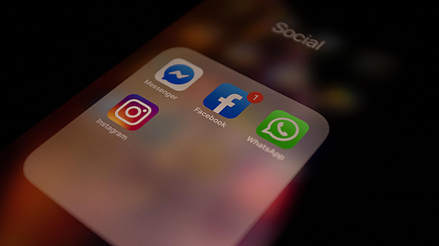 Francie jde ve stopách Austrálie. Dětem do 15 let zakázala sociální sítě