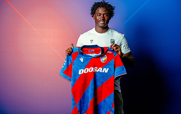 Před pár dny získal bronz s Nigérií, teď je v Česku. Lawal, rekordní posila pro Plzeň