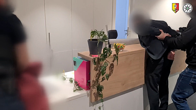 Finančníci měli podvodný vedlejšák. Zneužili AI, investory obrali o miliony