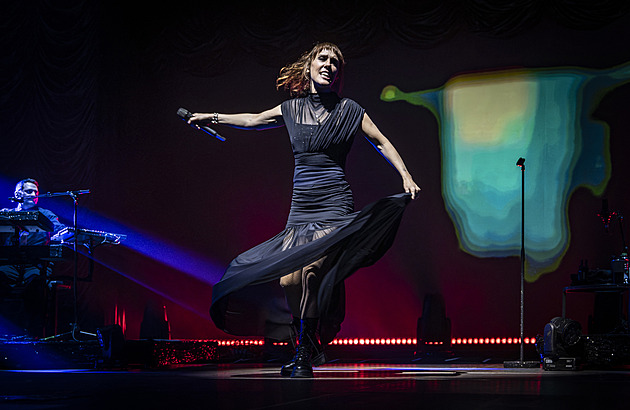 RECENZE: Intimnější a syrovější než dřív. Zaz v Praze odvyprávěla svůj příběh