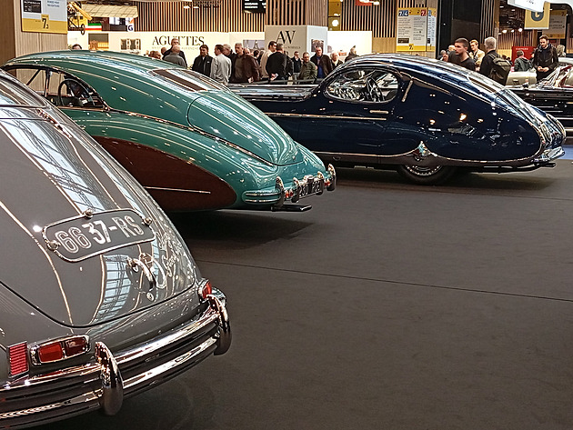 Hvězdy veteránského autosalonu v Paříži jsou z Česka. Talboty úžasných tvarů