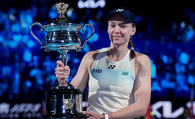 Titul z Australian Open slaví Rybakinová. Proti Sabalenkové otočila třetí set z 0:3