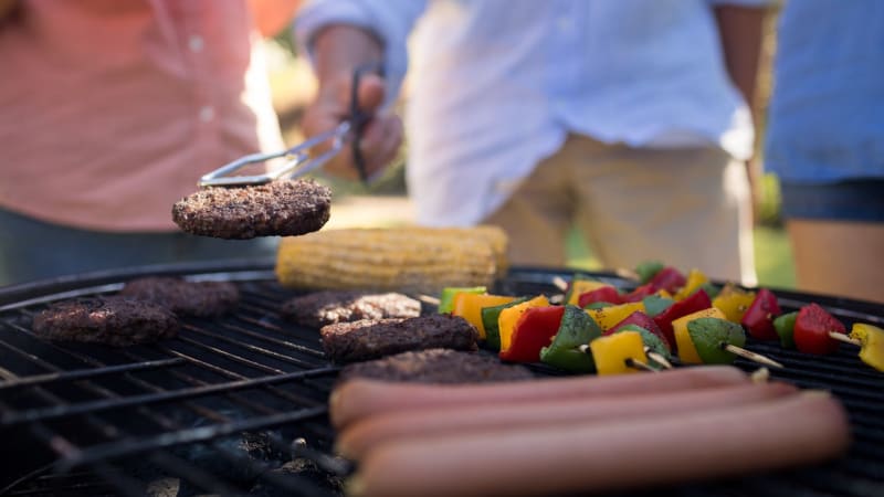 Neštěstí v australském středisku: Při snídani vybouchl gril. Zranění utrpěly i dvě děti