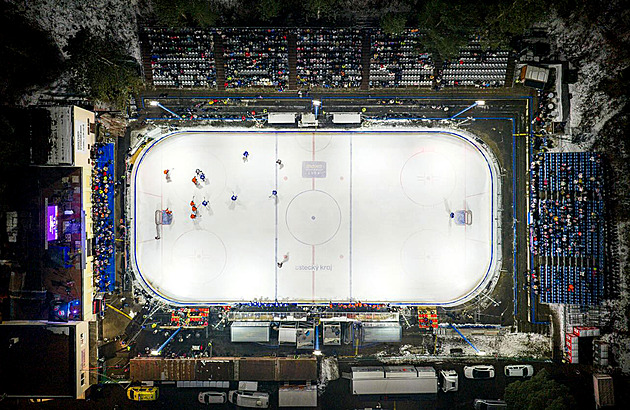 OBRAZEM: Svetry v akci. Jak vypadal nevšední hokejový open air víkend