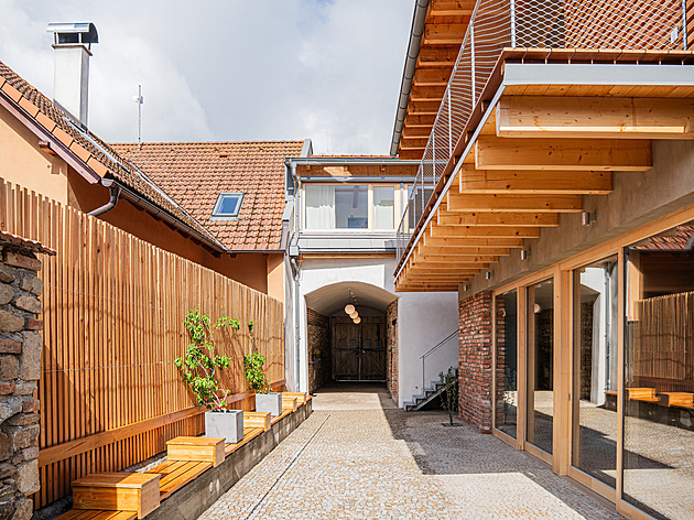 Rodina zachránila kouzelný dům na náměstí. A oživila tak městečko na Vysočině