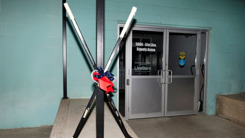 Tragické déjà vu v Kanadě. Mladí hokejisté zemřeli cestou na trénink, srazili se s tahačem