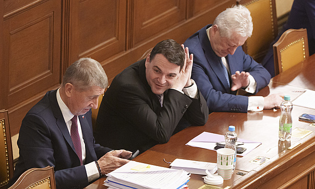 Přišli jste sem vykládat pohádky o hodnotách. Festival pokrytectví, řekl Babiš