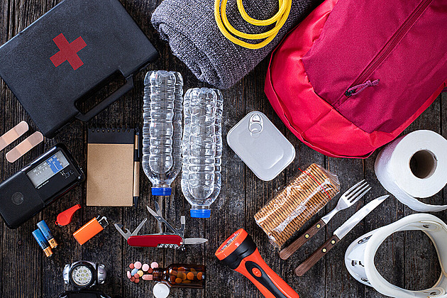 Krize přijde v noci, anebo třeba vůbec. Máte sbaleno evakuační zavazadlo?