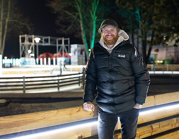 Led se ještě lepí na boty. Voráček si zabruslil, na festival zve hlavně děti