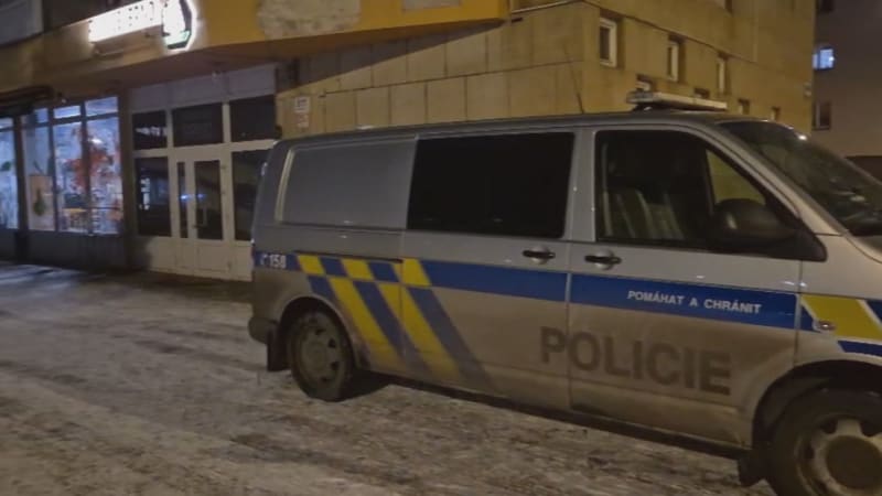 Exkluzivní záběry: Muž se v Karviné pokusil zavraždit svého soka v lásce. Ve hře je více obvinění