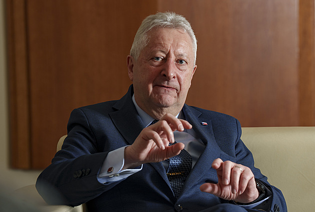 Zůna chtěl pracovat v komunistické rozvědce, ukazují archivní dokumenty