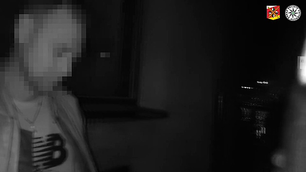 Pokus o vraždu v Jaroměři. Policie obvinila útočníka, soka pobodal kvůli drogám