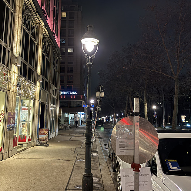 Praha debatuje o LED lampách veřejného osvětlení. Ve Vídni si vyvinuli vlastní