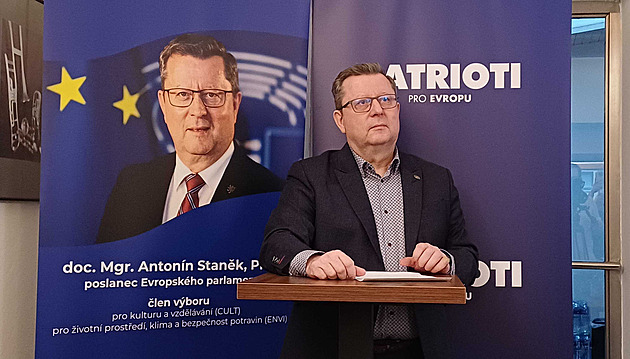 Výměnné programy studentů nemají být levná cestovka, říká nový europoslanec Staněk