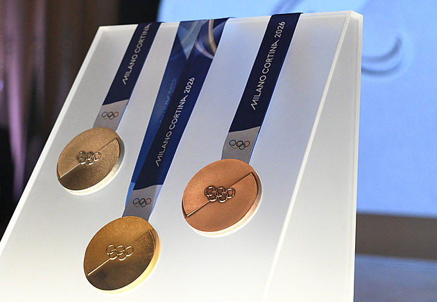 Olympijské medaile mají letos rekordní hodnotu. Zlato i stříbro prudce zdražily