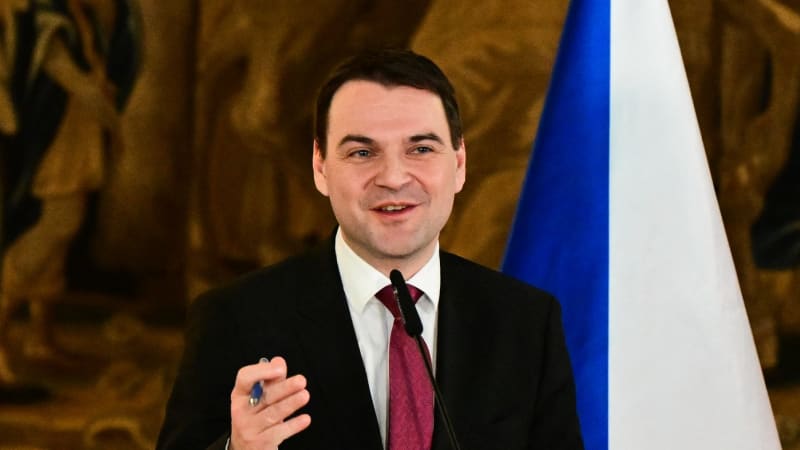 Shoda ANO a Pirátů: Macinka „dvojministr“? Zvládnout se to nedá. Pařil věří v nové jméno