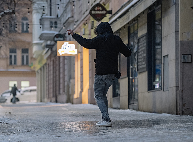 Na severu Moravy a ve Slezsku se bude tvořit náledí, varují meteorologové