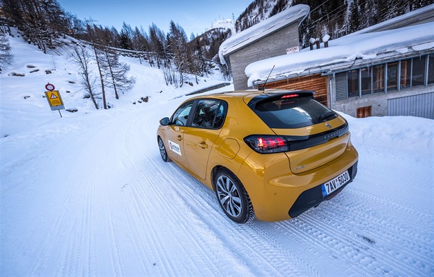 Cestování s dětmi na hory: Jak přežít dlouhou cestu autem bez stresu