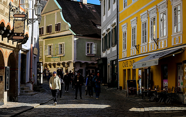 Turistů v Česku přibývá. Loni se jich v zemi ubytovalo 23,55 milionu