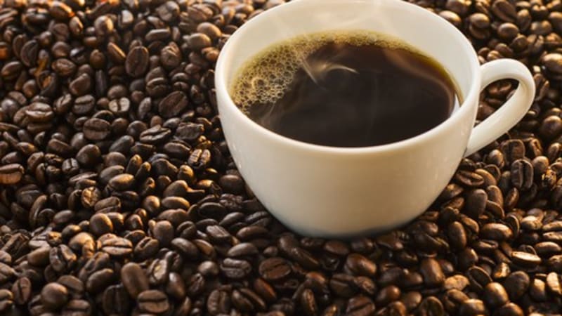 Pití kávy může chránit mozek, tvrdí nová studie. Pomáhá také další kofeinový nápoj