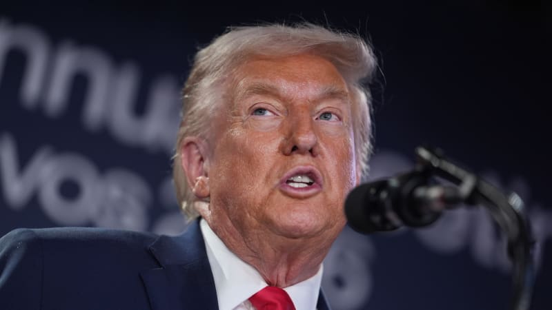 Kreml i Kazachstán mají kompro na Trumpa. Včetně intimního videa, tvrdí exšéf špionů