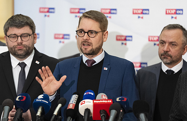 Vláda se kvůli dívkám z Česka musí vyjádřit ke kauze Epstein, říká šéf TOP 09