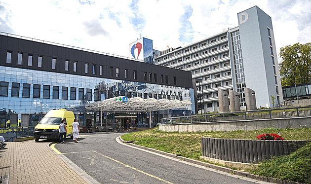 Policie prověřuje neodůvodněné implantace defibrilátorů, nemocnice pochybení odmítá