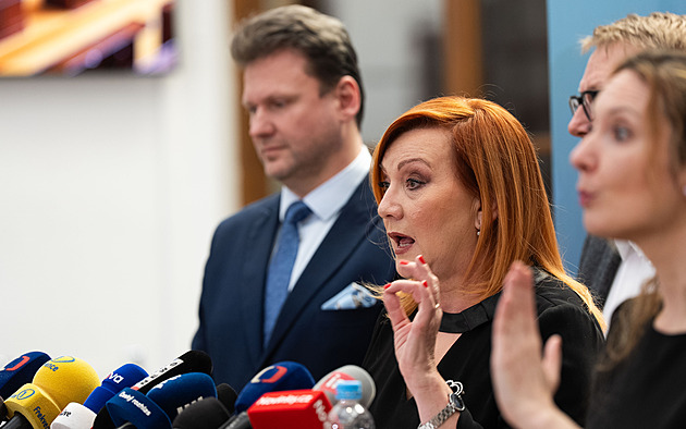 Schillerová rozjíždí rozpočtové rodeo, kritizuje Kupka schodek porušující zákon