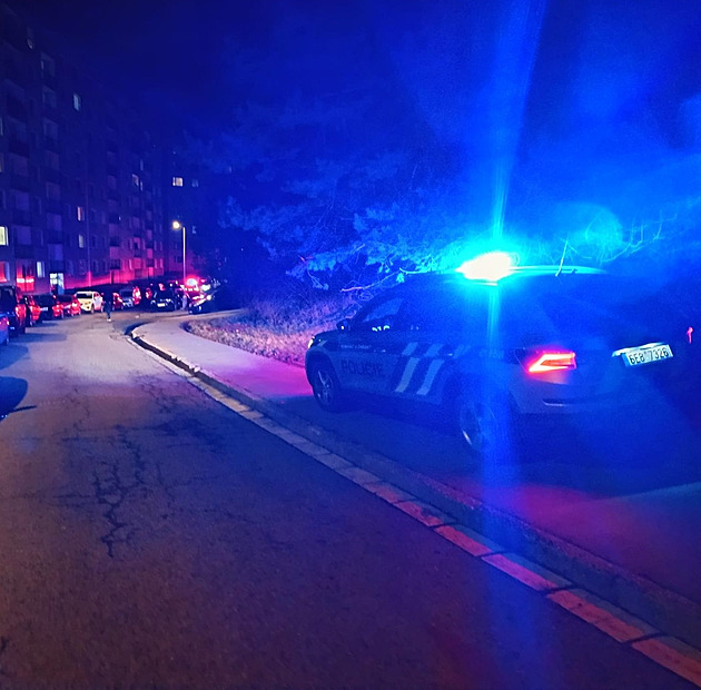 Vražda v Chrudimi. Člověk zraněný při potyčce v bytě zemřel v nemocnici