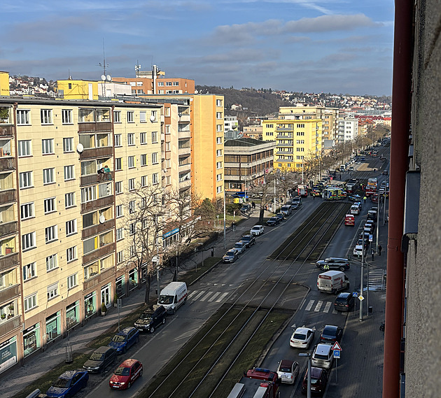 Školačku srazila tramvaj, kvůli výpadku paměti skončila v nemocnici