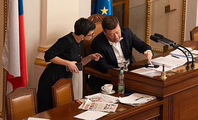 Poslance zaměstnává kruté a agresivní zacházení se zvířaty