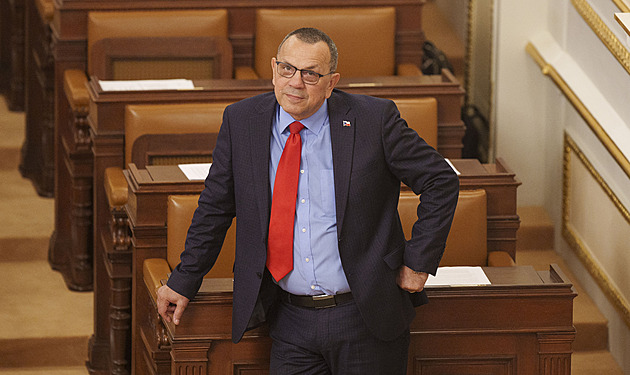 Můžete zavolat do Ruska, můžou ukončit tu válku hned, slyšel Foldyna