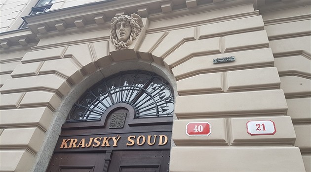 Opilý nutil bezmocnou stařenku k orálnímu sexu, viní souseda. Dostal podmínku