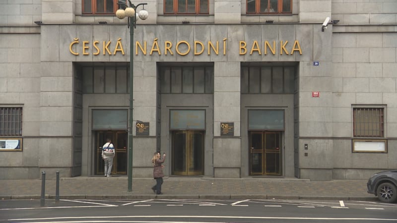 Finanční predátoři útočí: V Česku roste riziko podvodů o stovky procent, lidem mizí úspory