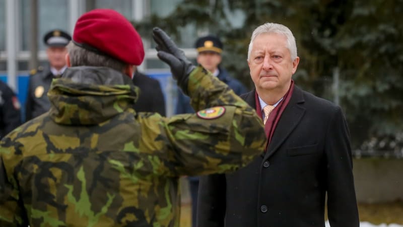 Za škrty draze zaplatíme, přiznává resort obrany. Vláda stopla miliardy na drony i ochranu země